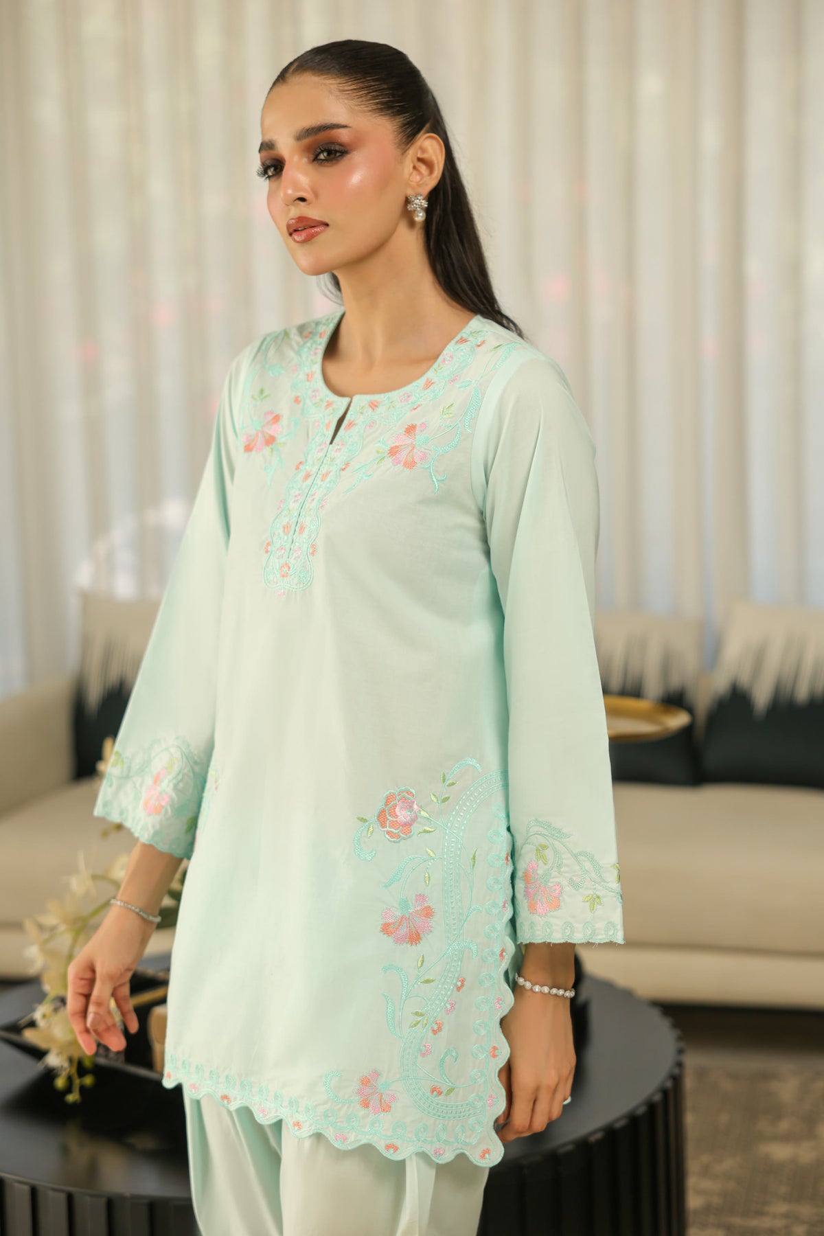Sole mint embroidered two piece