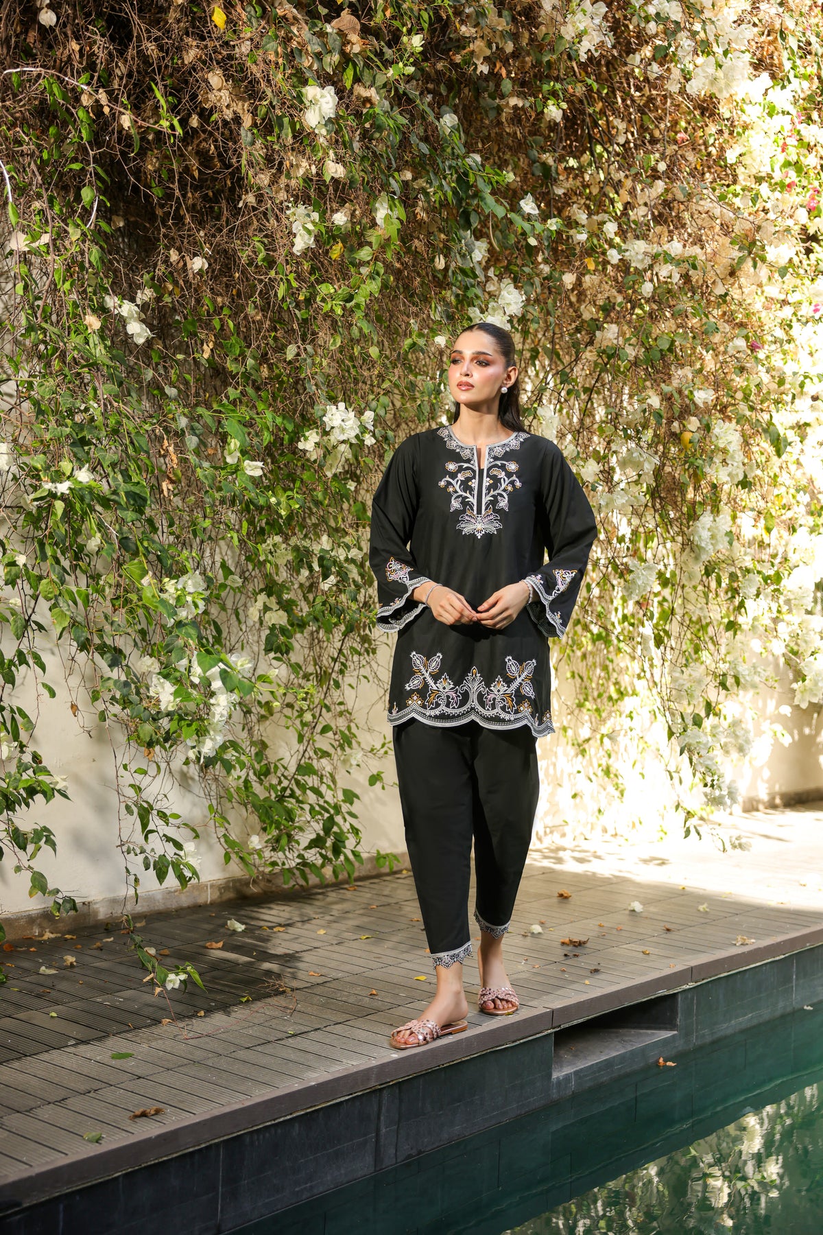 Veya black embroidered two piece